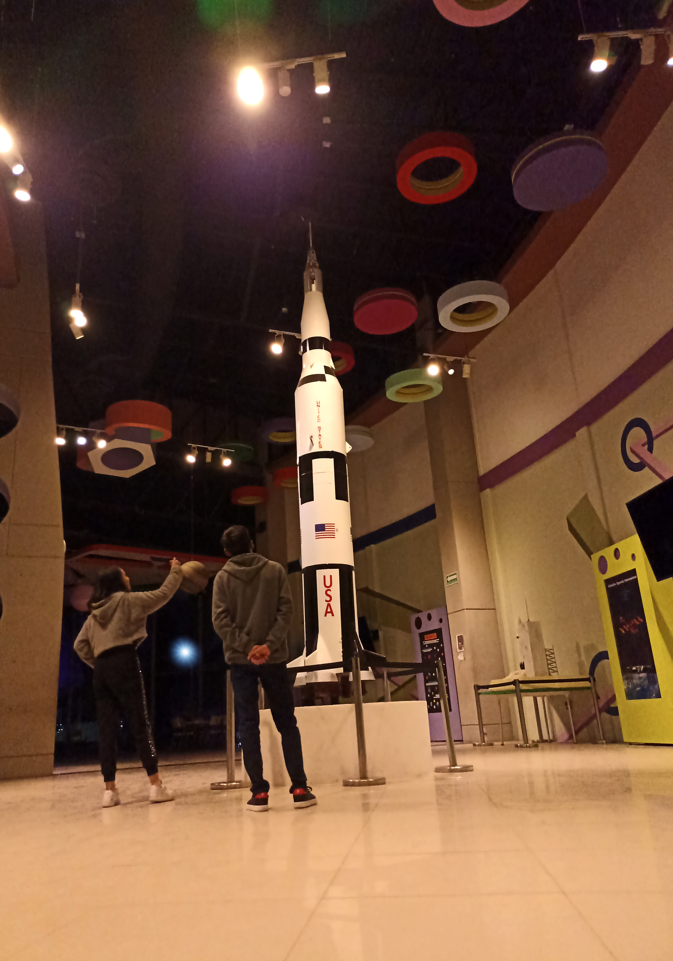 Cosmonautica-cohete-saturno-V